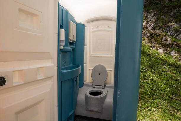 Best Portable toilet rental cost  in Bridgeport, WA